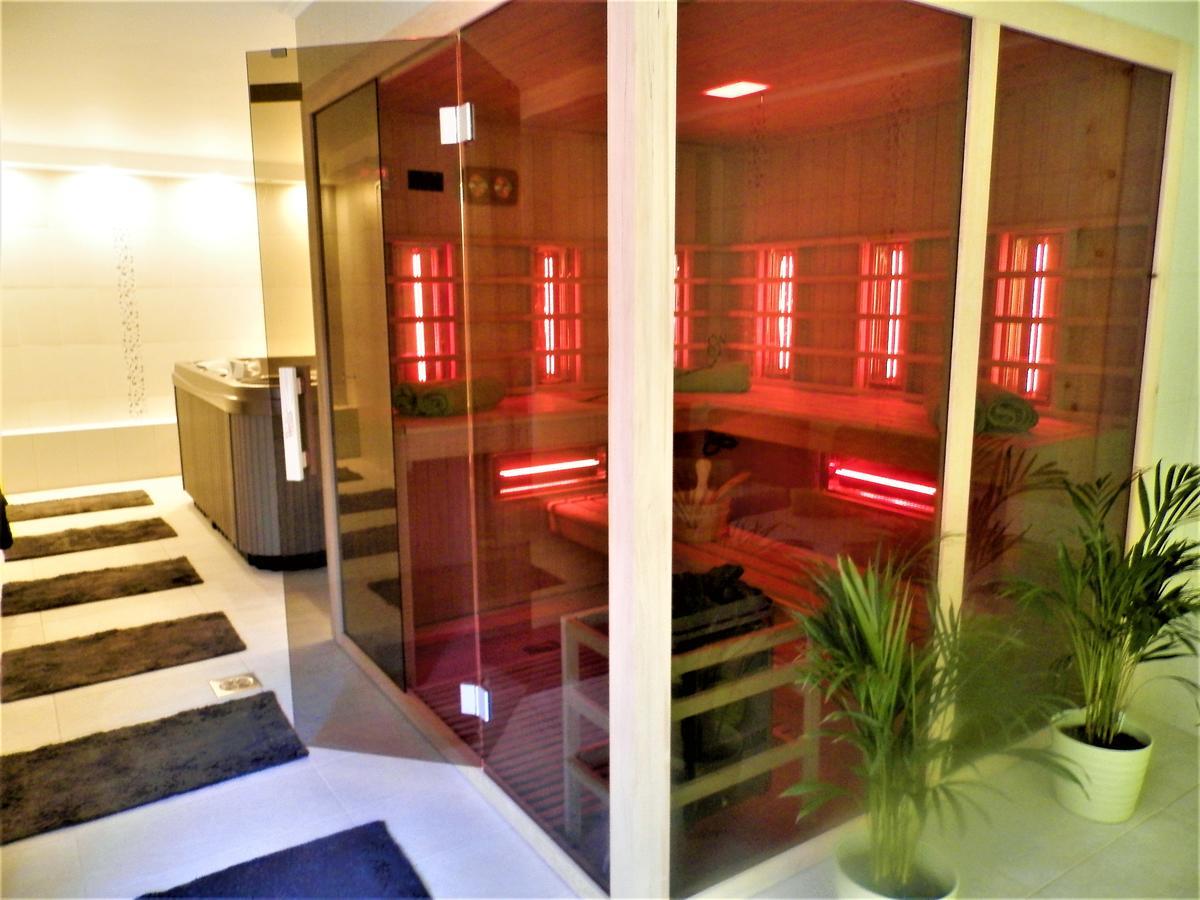 Bed and Breakfast Bartók Tér Panzió à Eger Chambre photo