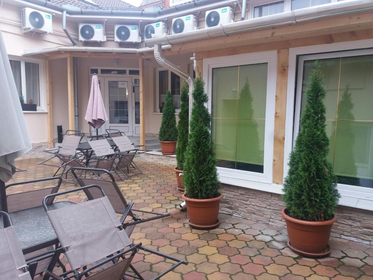 Bed and Breakfast Bartók Tér Panzió à Eger Extérieur photo